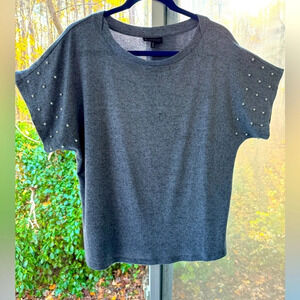 BOBEAU women’s 14 gray/blue scoop neck pullover top w/little white pearls.
